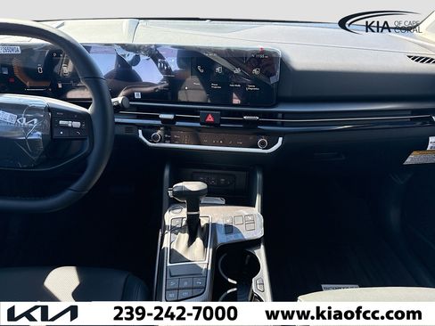 New 2026 Kia Sportage EX w/ EX Panorama Roof Package FWD image 16