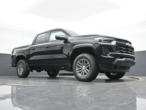 Used 2024 Chevrolet Colorado LT w/ LT Convenience Package III image 15