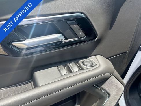 New 2026 Chevrolet Suburban LS RWD image 13