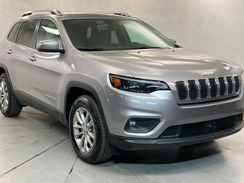 Used 2021 Jeep Cherokee Latitude Lux w/ Sun & Sound Group AWD/4WD image 8