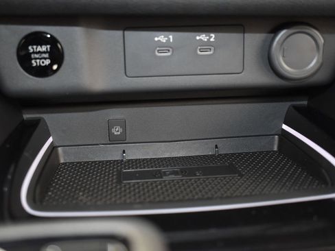 Used 2025 Nissan Rogue Platinum w/ Tech Package image 11