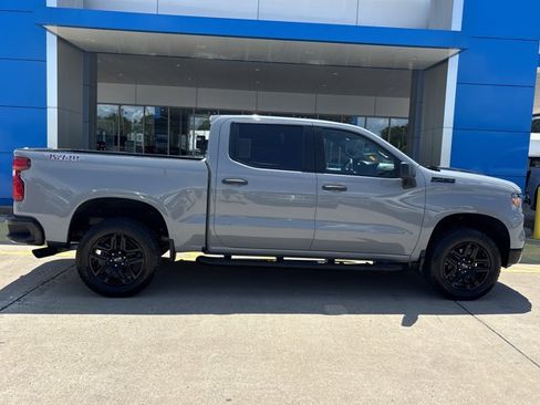 Used 2025 Chevrolet Silverado 1500 Custom Trail Boss w/ Turbomax Blackout Package AWD/4WD image 2