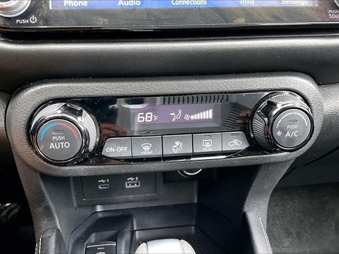 Certified 2024 Nissan Kicks SR FWD image 33