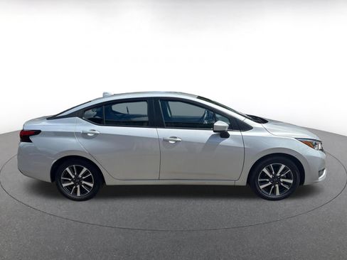 Used 2025 Nissan Versa SV FWD image 14