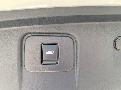 Used 2024 Nissan Murano Platinum w/ Cargo Package FWD image 8