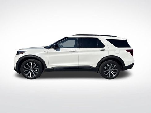 Used 2023 Ford Explorer ST-Line AWD/4WD image 2