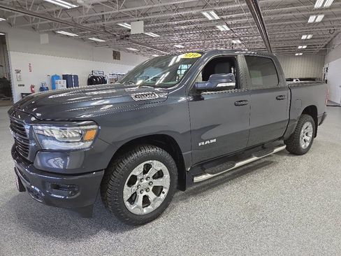 Used 2019 RAM 1500 Big Horn AWD/4WD image 3
