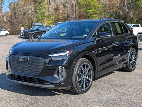 Used 2025 Audi Q4 e-tron Premium Plus image 5