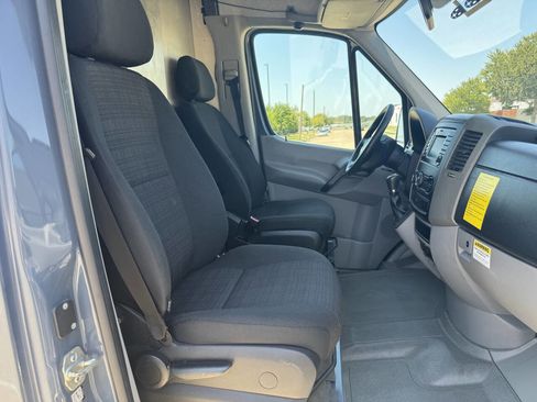 Used 2018 Mercedes-Benz Sprinter 2500 image 13