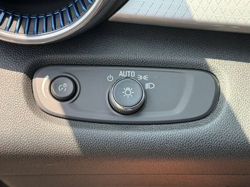 New 2026 Chevrolet Trax LT w/ Driver Confidence Package FWD image 19