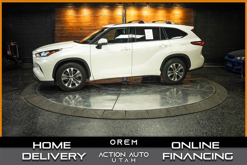 Used 2020 Toyota Highlander XLE FWD image 1