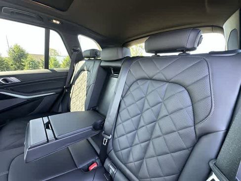 Used 2024 BMW X5 xDrive40i w/ M Sport Package AWD/4WD image 18