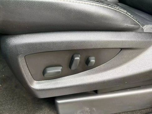 Used 2018 GMC Yukon XL SLT image 27