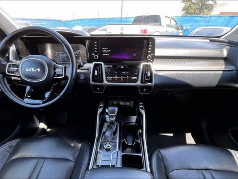 Used 2022 Kia Sorento S FWD image 14