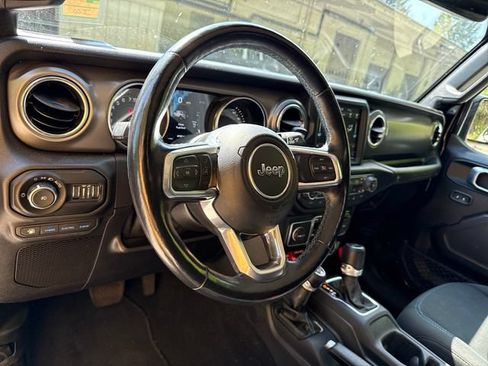 Used 2021 Jeep Wrangler Unlimited Rubicon 4xe w/ Cold Weather Group AWD/4WD image 17