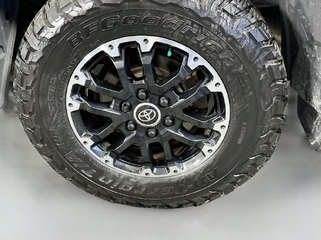 Used 2022 Toyota Tundra SR5 AWD/4WD image 29