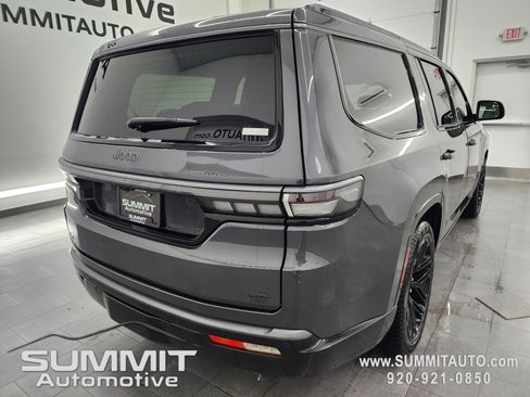 New 2026 Jeep Grand Wagoneer Limited image 4