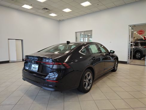 Used 2024 Honda Accord EX image 3