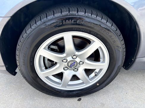 Used 2008 Volvo V70 image 11