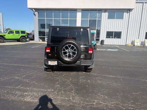 Certified 2022 Jeep Wrangler Willys image 7