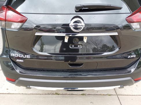 Used 2018 Nissan Rogue S w/ S Value Package image 16