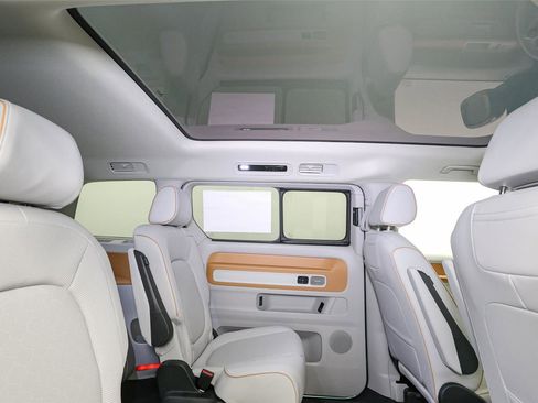 New 2025 Volkswagen ID. Buzz 1st Edition image 17