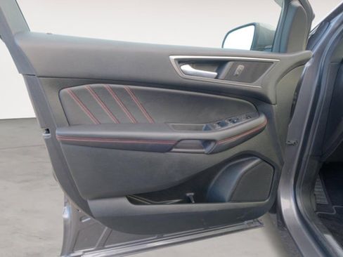 Used 2023 Ford Edge ST-Line w/ Class II Trailer Tow Package image 11