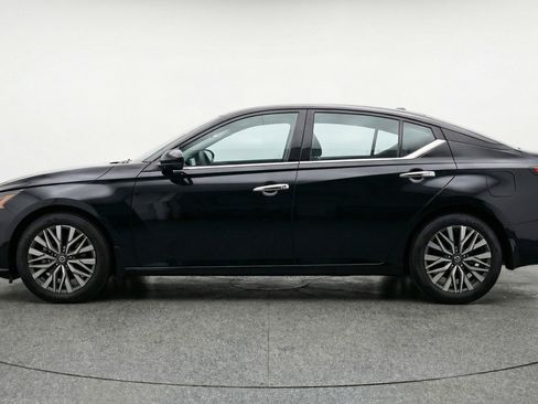 Used 2025 Nissan Altima 2.5 SV image 5