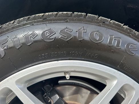 Used 2021 Porsche Macan image 32