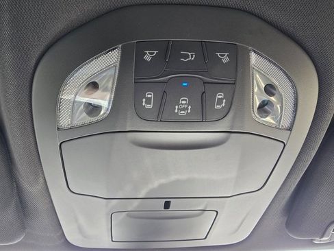 New 2026 Chrysler Pacifica Select image 16