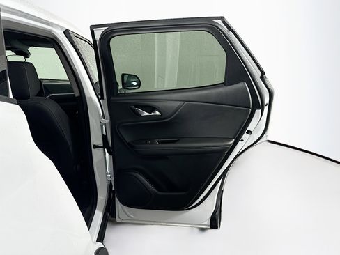 Used 2025 Chevrolet Blazer LT FWD image 28