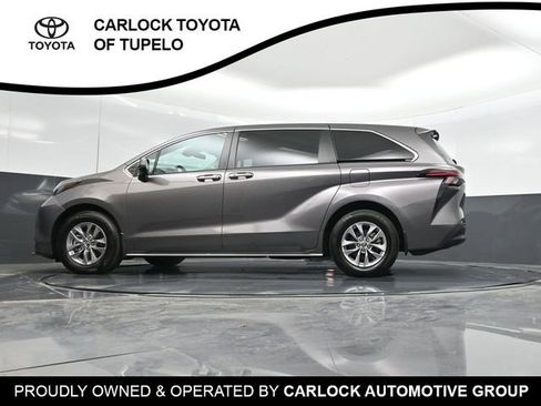 Used 2022 Toyota Sienna LE FWD image 45