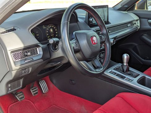 Used 2023 Honda Civic Type R image 12