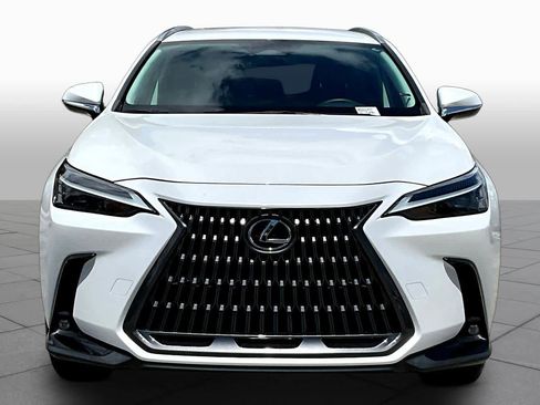 Used 2024 Lexus NX 250 FWD w/ Towing Package (2000 Lbs) image 4