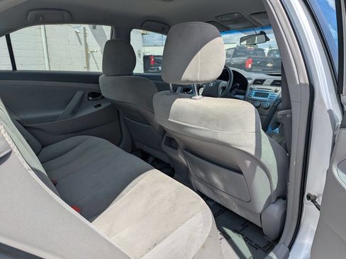 Used 2009 Toyota Camry LE FWD image 18