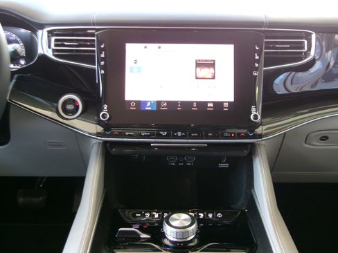 Used 2022 Jeep Wagoneer Series I w/ Convenience Group I AWD/4WD image 16