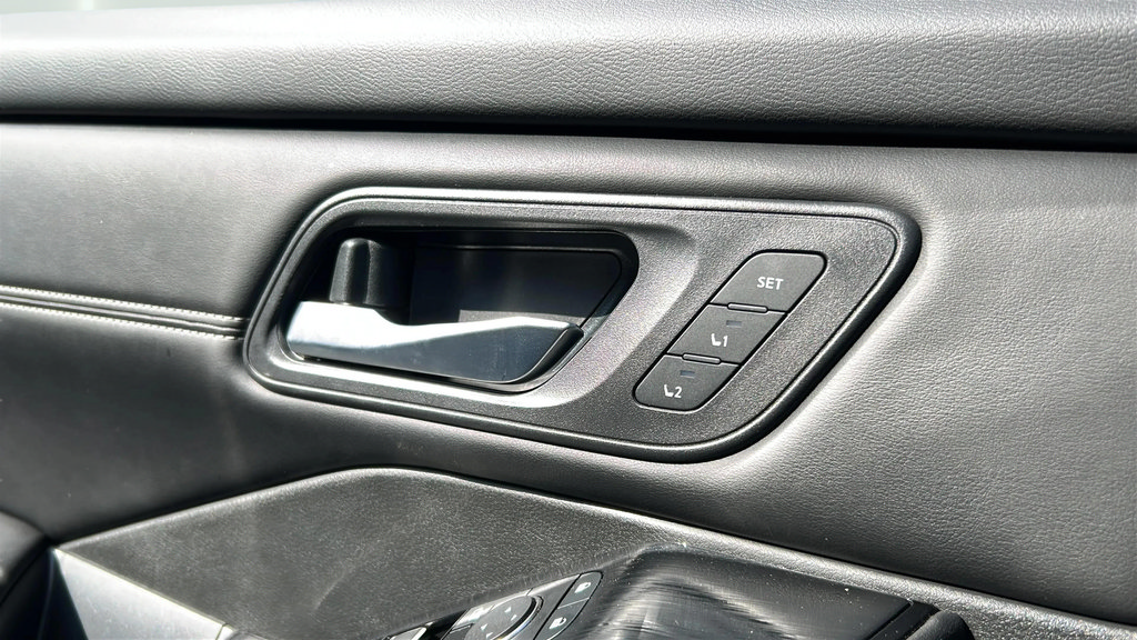 Used 2024 Nissan Rogue SL w/ SL Premium Package FWD image 22