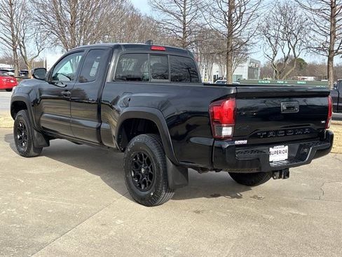 Used 2020 Toyota Tacoma SR w/ SX Package image 10