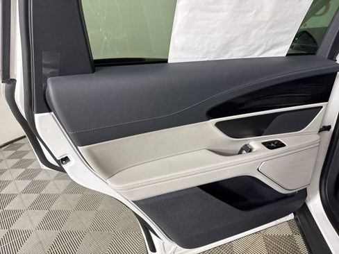 New 2026 Lincoln Nautilus Premier image 18