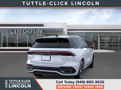 New 2026 Lincoln Nautilus Reserve image 8