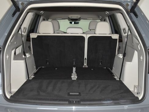 Used 2025 Volkswagen Atlas SE AWD/4WD image 33