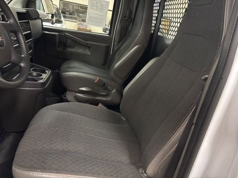 Used 2024 GMC Savana 2500 w/ Driver Convenience Package RWD image 18
