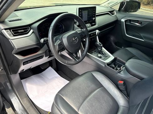 Used 2020 Toyota RAV4 Limited AWD/4WD image 9