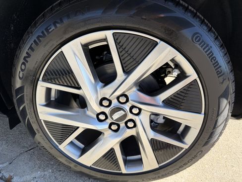 New 2026 Cadillac Optiq Luxury 1 image 31