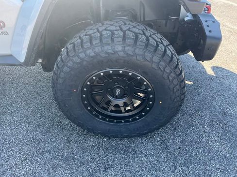 Used 2022 Jeep Wrangler Unlimited Rubicon w/ Steel Bumper Group image 27