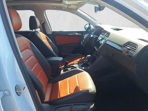 Used 2018 Volkswagen Tiguan SEL Premium image 20