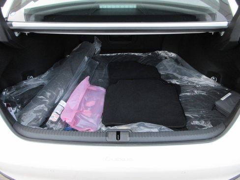 Used 2025 Lexus ES 300h w/ Premium Package image 53