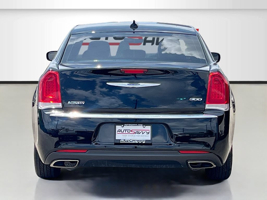 Used 2023 Chrysler 300 Touring RWD image 6