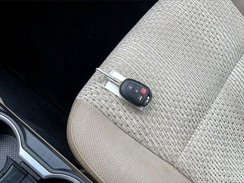 Used 2013 Toyota Camry LE image 13