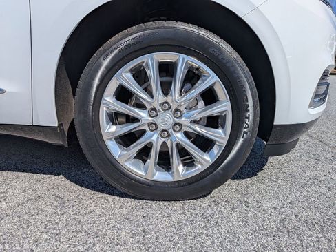 Used 2025 Buick Enclave Preferred FWD image 11